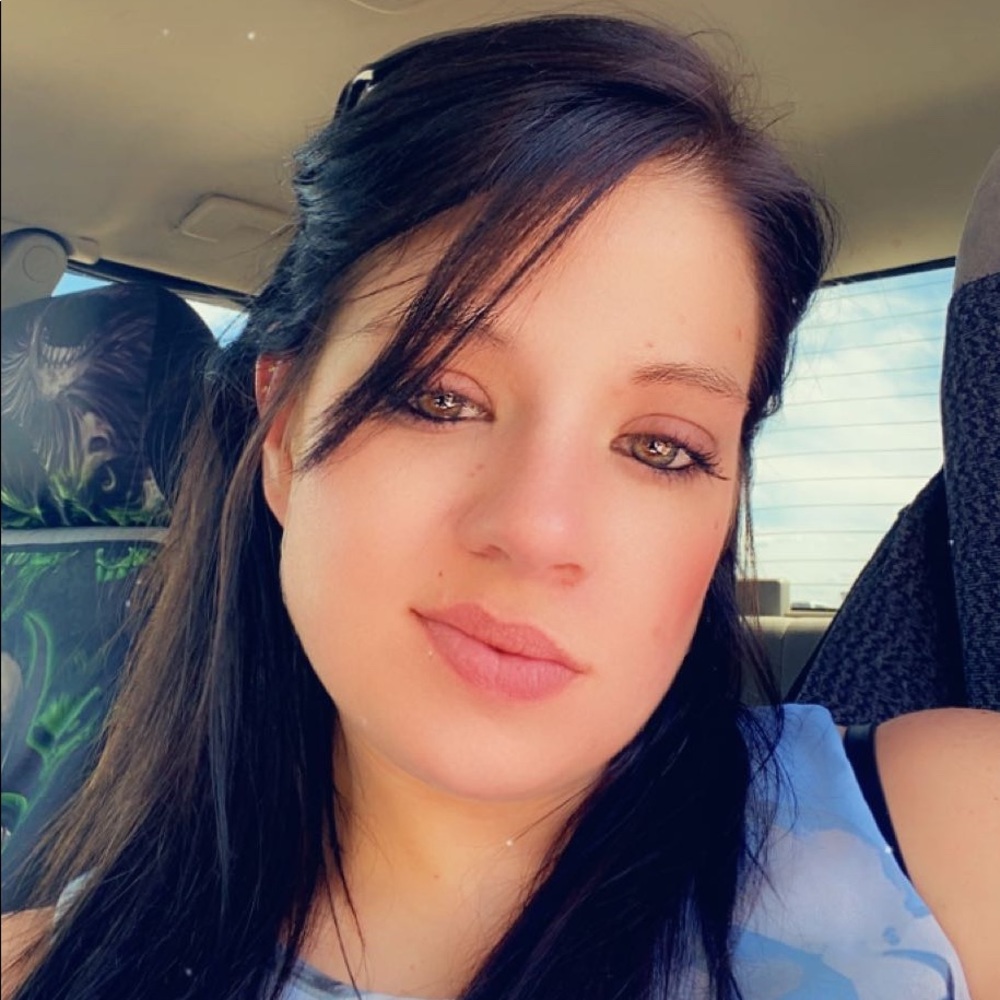 Meet your Posher, Jade